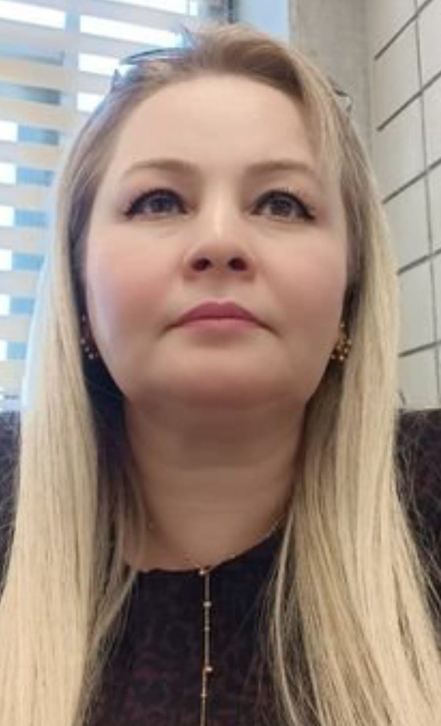 Xezal DOĞAN ÇELEBİ yazar fotoğrafı