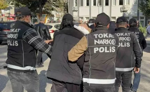 Diyarbakır’da uyuşturucu ile mücadele kapsamında düzenlenen operasyonlarda, önemli miktarda uyuşturucu