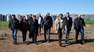 Diyarbakır Büyükşehir Belediyesi Eşbaşkanları Serra Bucak ve Doğan Hatun, kentte