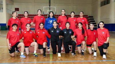 Diyarbakır Büyükşehir Belediyesi altyapısından yetişen sporcularla kurulan Kadın Hentbol Takımı,
