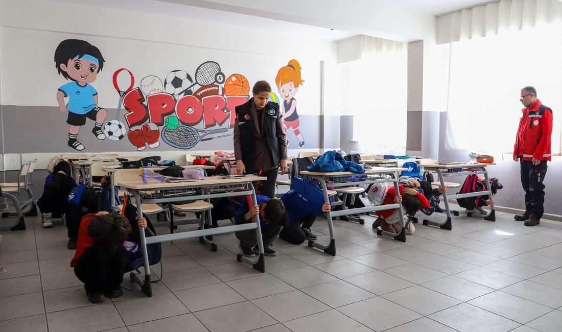 Diyarbakır Büyükşehir Belediyesi ve MEB AKUB organizasyonuyla Deprem Haftası kapsamında,