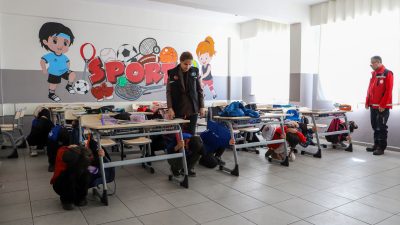 Diyarbakır Büyükşehir Belediyesi ve MEB AKUB organizasyonuyla Deprem Haftası kapsamında,