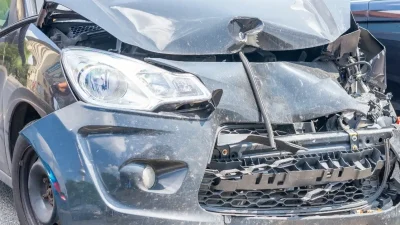 Deprem bölgesinden alınan hasarlı araçların şase numaralarını yurt dışından getirilen