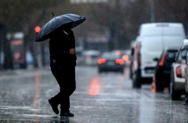 Meteorolojiye göre, yurt genelinde yağışlı hava etkili olurken, bazı bölgelerde