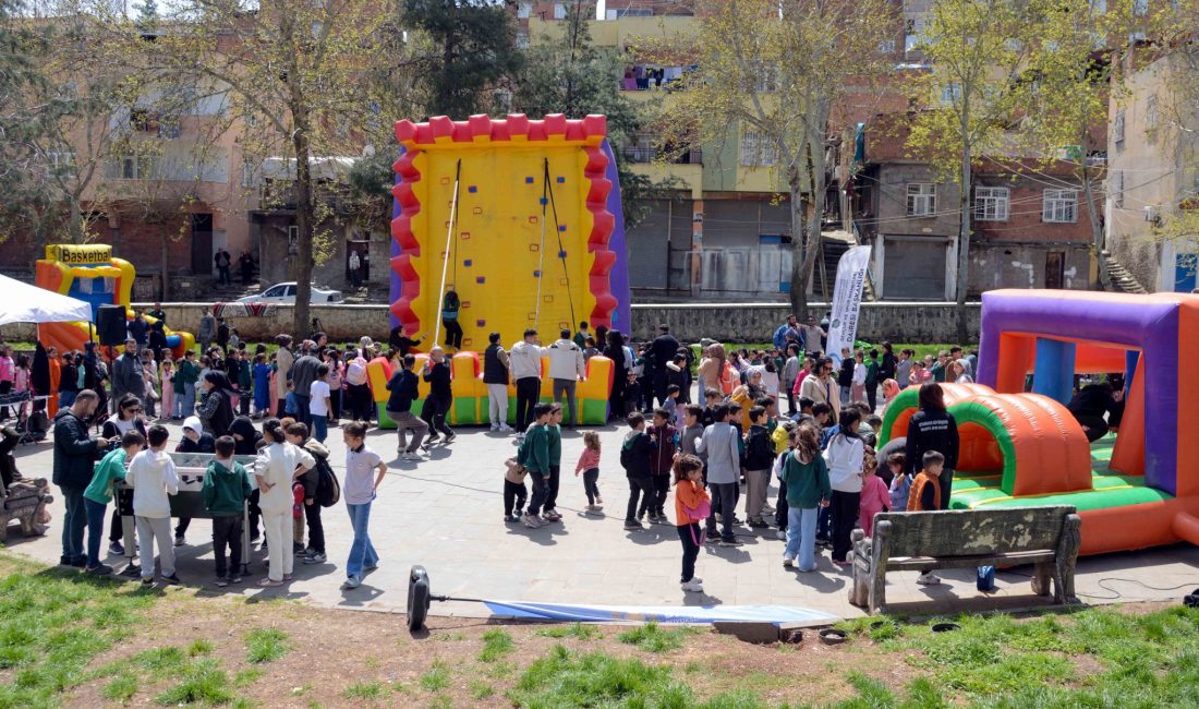 Diyarbakır Büyükşehir Belediyesi, “Koş, Oyna, Paylaş: Sokakta Spor” sloganıyla başlattığı