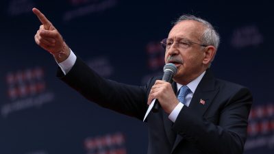CHP eski Genel Başkanı Kemal Kılıçdaroğlu, “Cumhurbaşkanı’na hakaret” suçlamasıyla yargılandığı