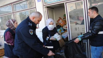 Şanlıurfa Büyükşehir Belediyesi zabıta ekipleri, yıllardır son kullanma tarihi geçmiş