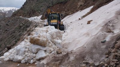 Diyarbakır Büyükşehir Belediyesi ve Kulp Belediyesi ekipleri, kış aylarında etkili