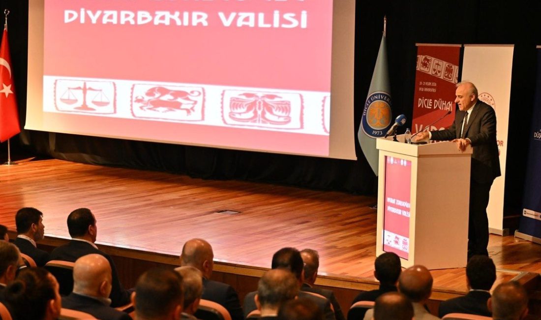 Dicle Üniversitesi'nde (DÜ) Düşünce ve Hareket Kulübü tarafından düzenlenen 4