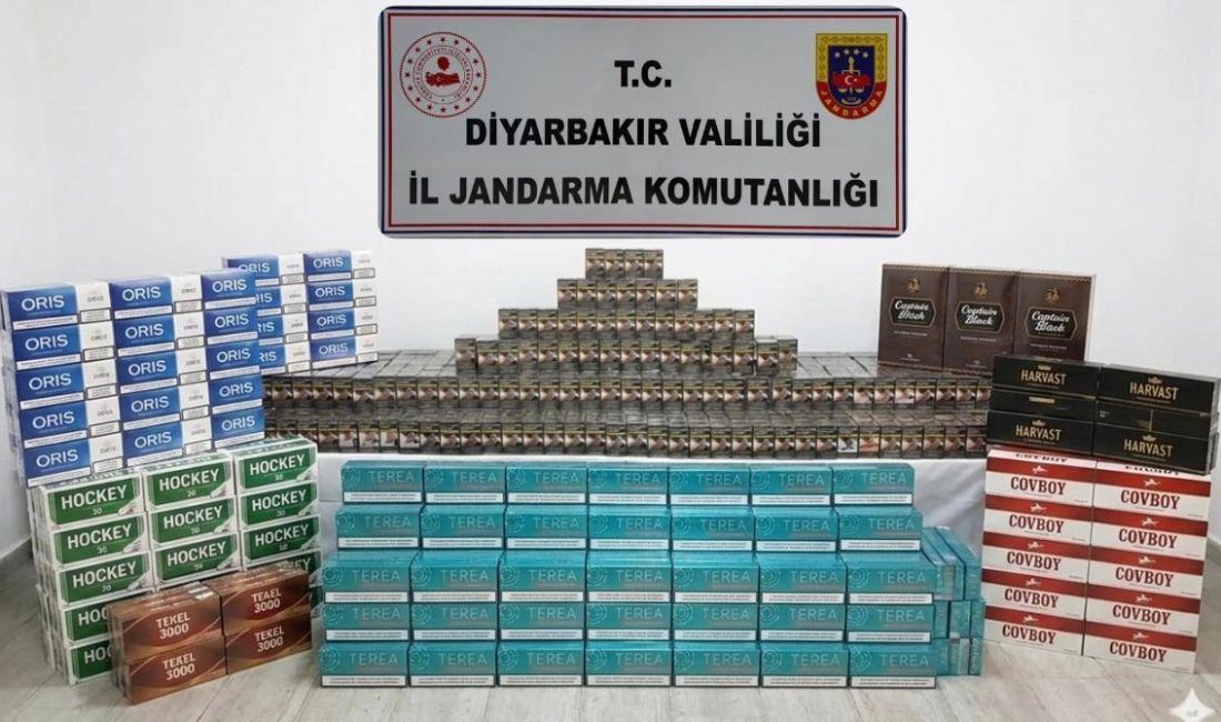 Diyarbakır'da Jandarma ekiplerinin gerçekleştirdiği operasyonlarda, değişik miktarlarda uyuşturucu madde ile