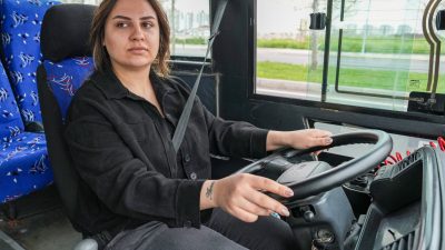 Diyarbakır Büyükşehir Belediyesinin kadın odaklı politikaları kapsamında hayata geçirdiği “Otobüs