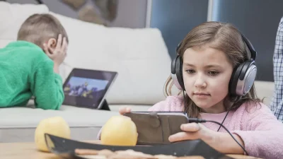 Yeşilay, çocuklarda dijital bağımlılığa karşı aileleri uyardı.