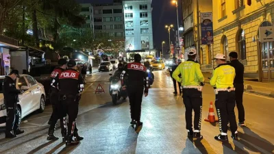 İstanbul'da polis ekiplerince gerçekleştirilen geniş çaplı "Huzur İstanbul" uygulamasında, çeşitli