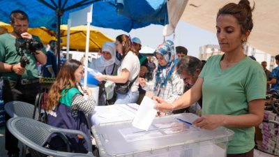 Diyarbakır Büyükşehir Belediyesi ile Bağlar Belediyesi’nin Oğlaklı Mahallesi’nde birlikte yürüttüğü