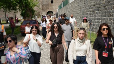 Diyarbakır Büyükşehir Belediyesinin düzenlediği Toplumsal Barış ve Özgürlük Forumu kapsamında