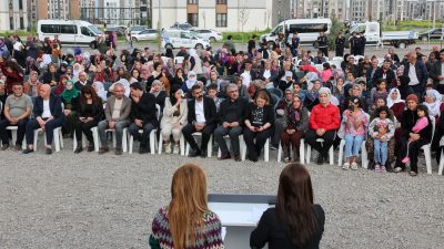 Diyarbakır Büyükşehir Belediyesi ile Bağlar Belediyesinin hayata geçirdiği 'Katılımcı Bütçe