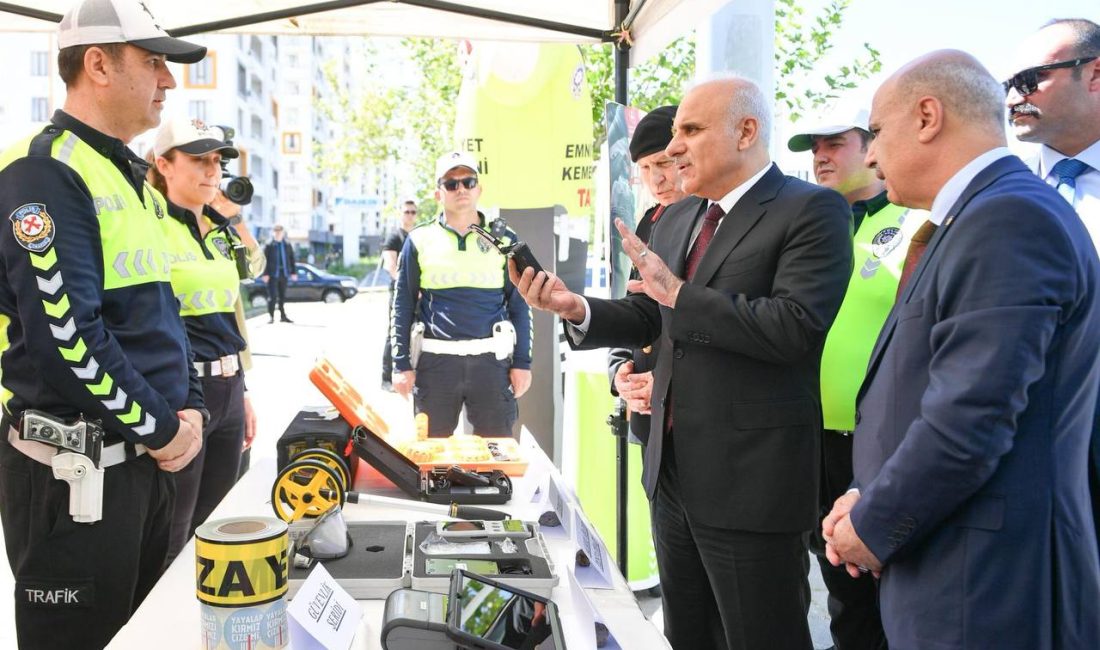 Trafik güvenliği konusunda farkındalık oluşturmak amacıyla Diyarbakır’da düzenlenen Karayolu Trafik