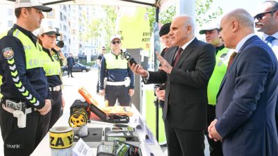 Trafik güvenliği konusunda farkındalık oluşturmak amacıyla Diyarbakır’da düzenlenen Karayolu Trafik