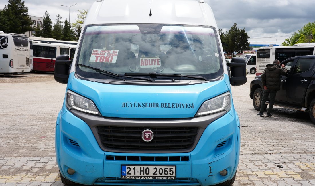 Diyarbakır Büyükşehir Belediyesi, kent içi toplu taşımada hizmet kalitesini artırmak,