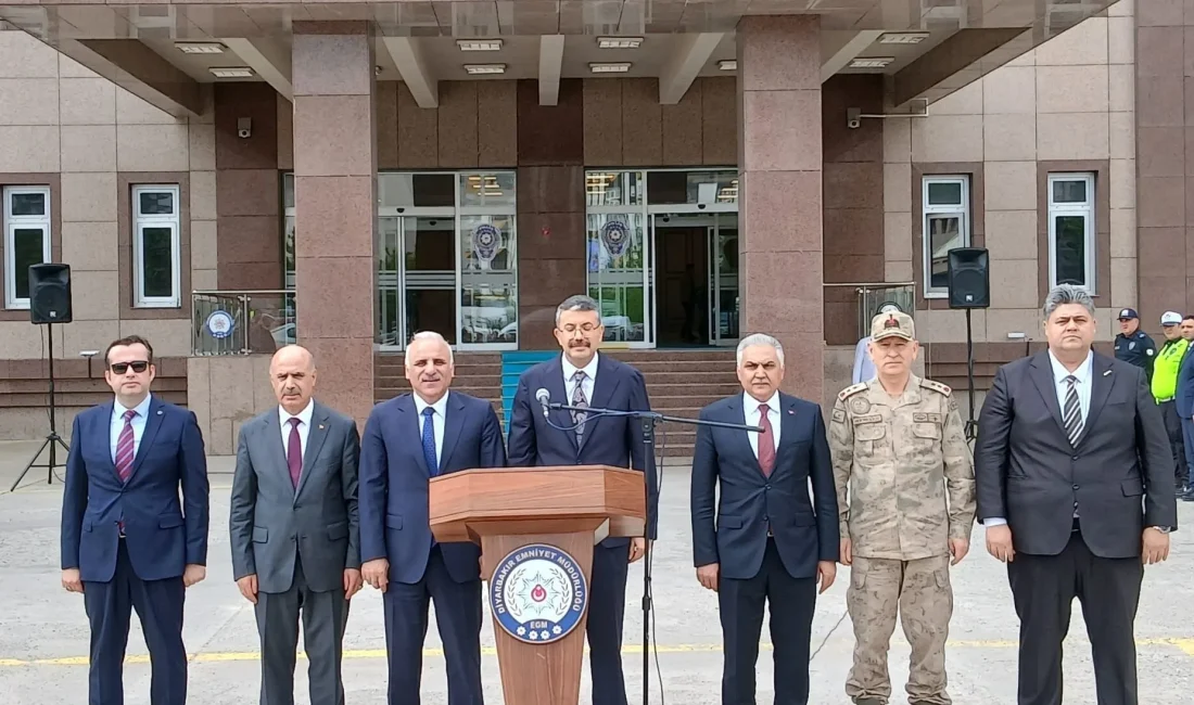 Diyarbakır merkezli 23 ilde gerçekleştirilen eş zamanlı operasyonlarda, uyuşturucu tacirlerine