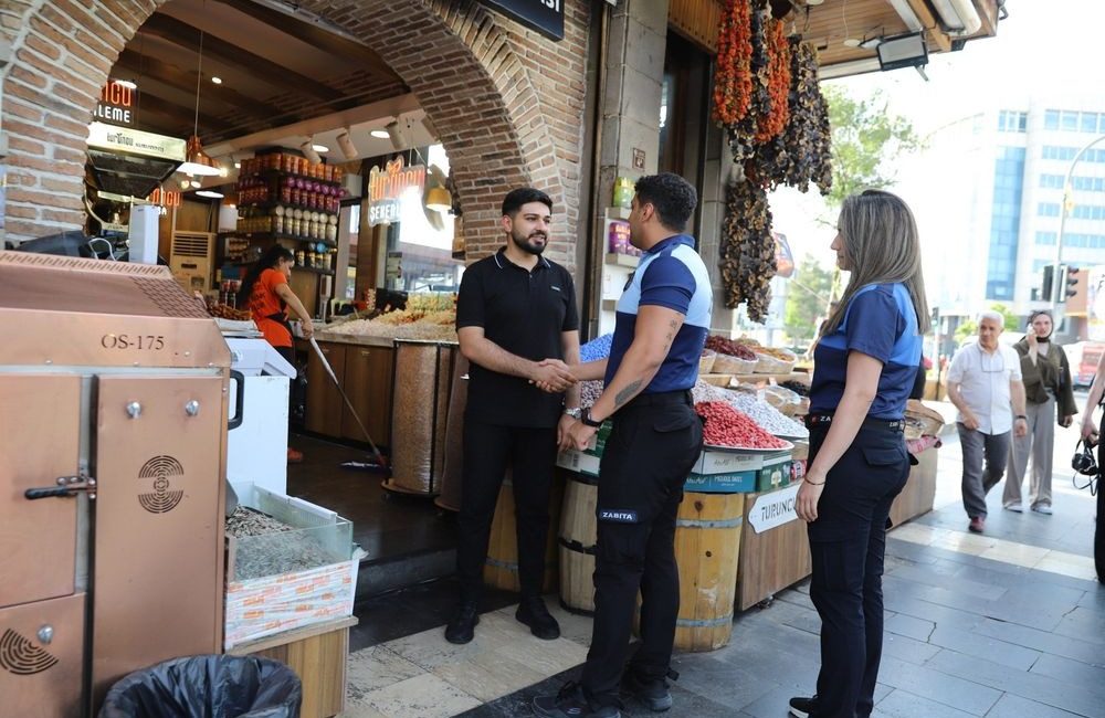 Diyarbakır Büyükşehir Belediyesi ile Sur Belediyesi zabıta ekiplerinin Suriçi’nde kamusal