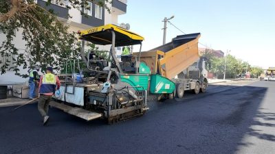 Diyarbakır Büyükşehir Belediyesi, Bağlar ilçesine bağlı Bağcılar Mahallesi’nde yürüttüğü yol