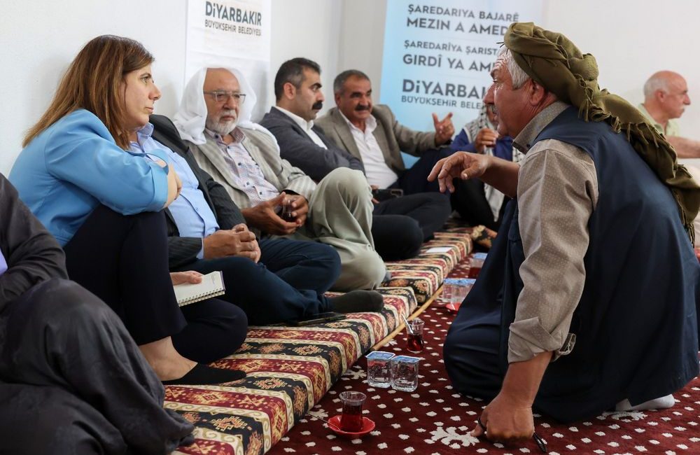 Diyarbakır Büyükşehir Belediyesi Eşbaşkanları Serra Bucak ve Doğan Hatun, Karacadağ’ın