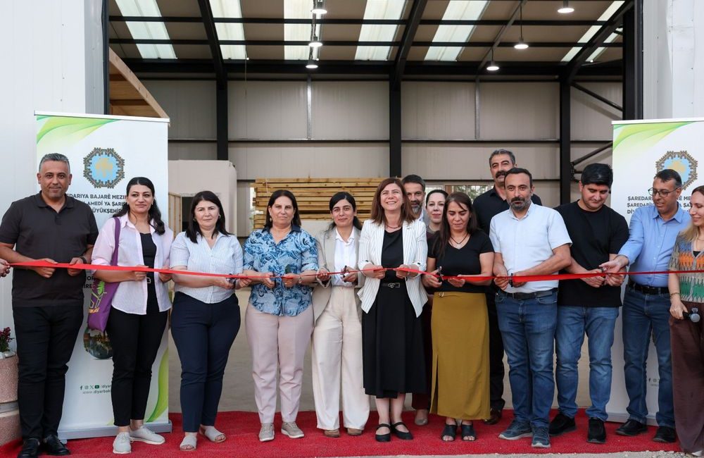 Diyarbakır Büyükşehir Belediyesinin kendi olanaklarıyla kent mobilyaları üreteceği Kent Mobilyaları