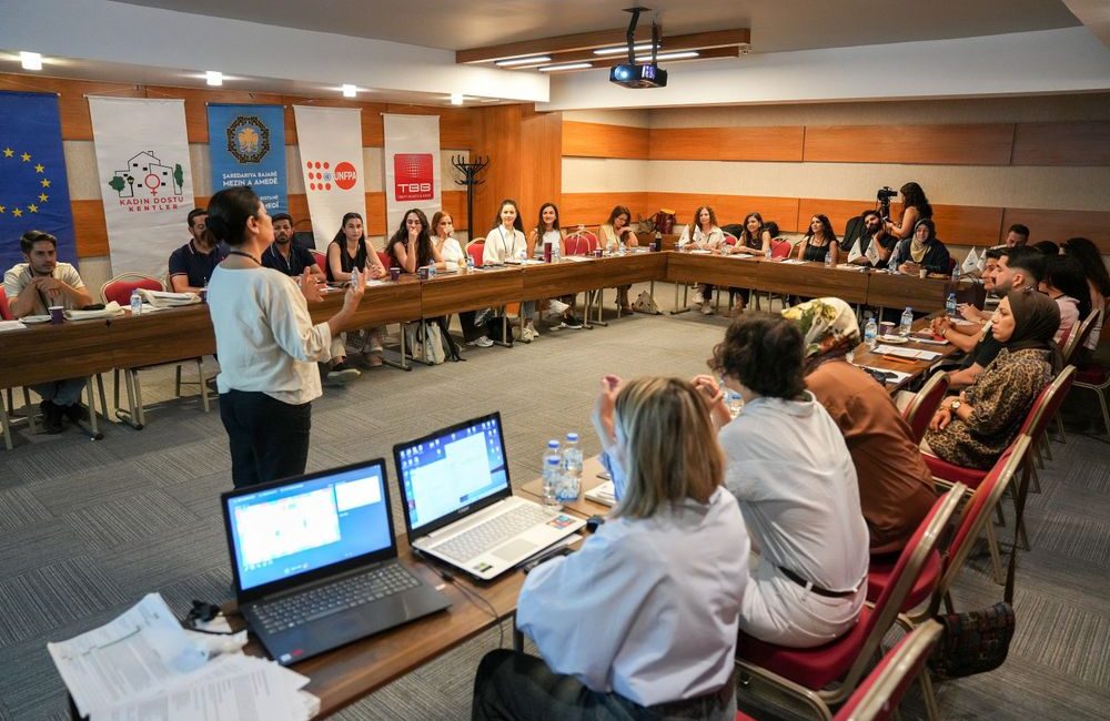 Diyarbakır Büyükşehir Belediyesi personeli ile kentte faaliyet yürüten sivil toplum