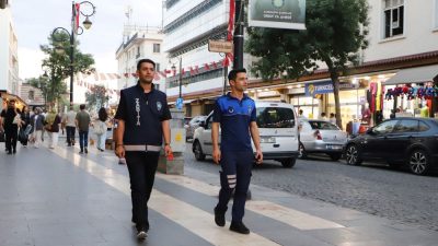 Diyarbakır Büyükşehir Belediyesi ile Sur Belediyesi zabıta ekiplerinin Sur ilçesinde